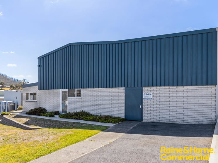 Click to view all images 3 Tullah Road Mornington TAS 7018 - Image 2