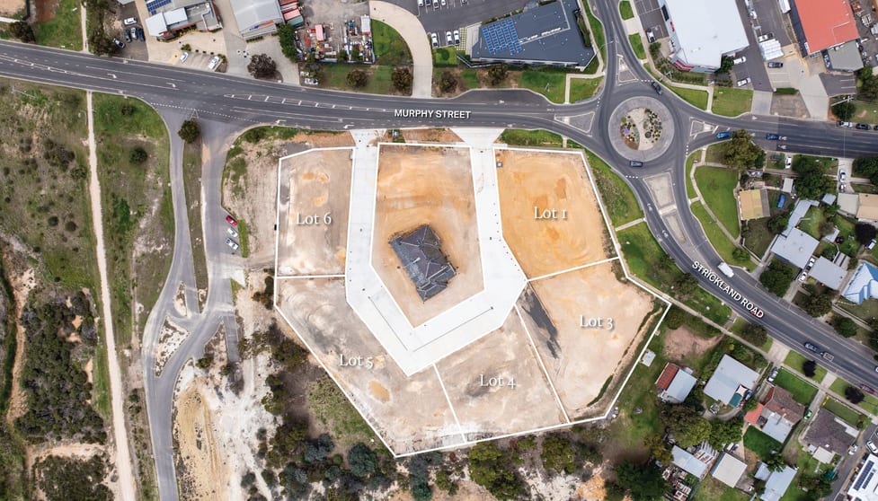 Click to view all images 93 Strickland Road East Bendigo VIC 3550 - Image 3