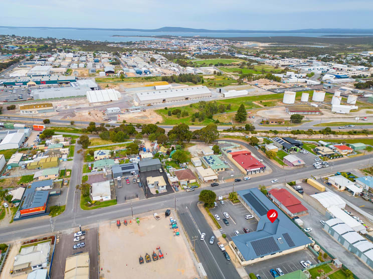 Click to view all images 52 Mortlock Terrace Port Lincoln SA 5606 - Image 2