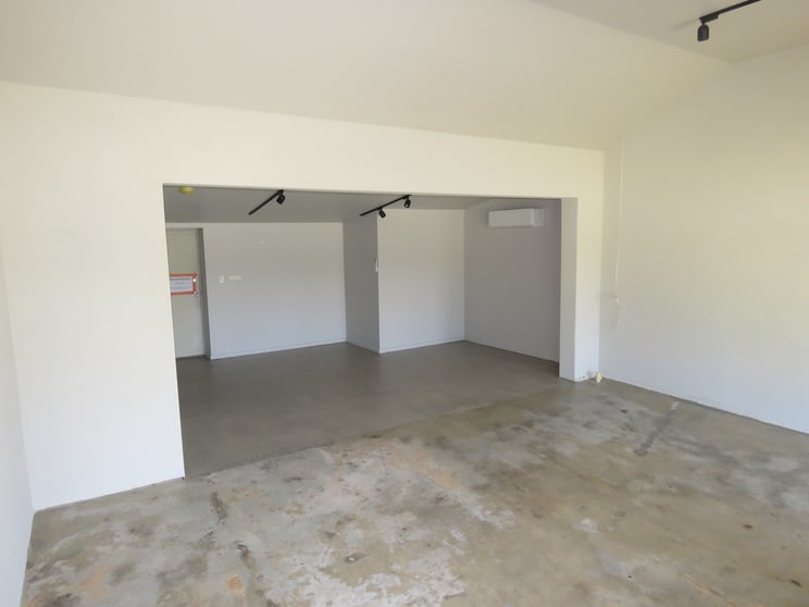 Click to view all images 801 Doveton Street North Soldiers Hill VIC 3350 - Image 3