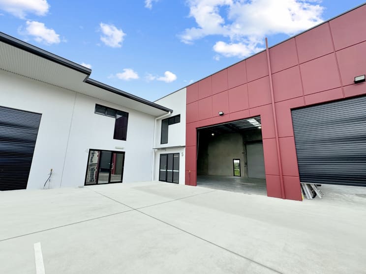 Click to view all images 5/60 Edison Crescent Baringa QLD 4551 - Image 2
