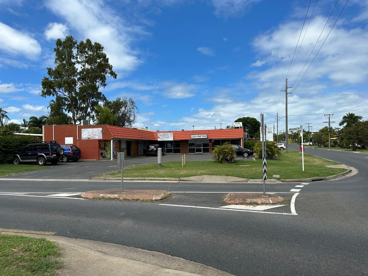 Click to view all images 1/2 Bruigom Street Norman Gardens QLD 4701 - Image 2