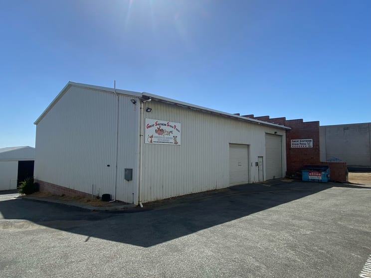 2/170 Albany Highway Centennial Park WA 6330 - Image 2