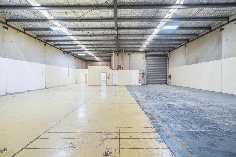 Click to view all images Unit 5/16-28 Melverton Drive Hallam VIC 3803 - Image 3