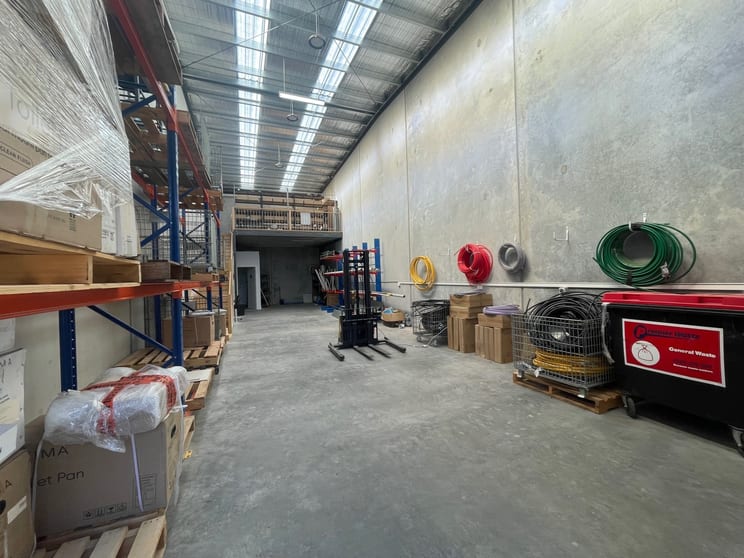 Click to view all images 7/7 Quinlan Road Epping VIC 3076 - Image 3