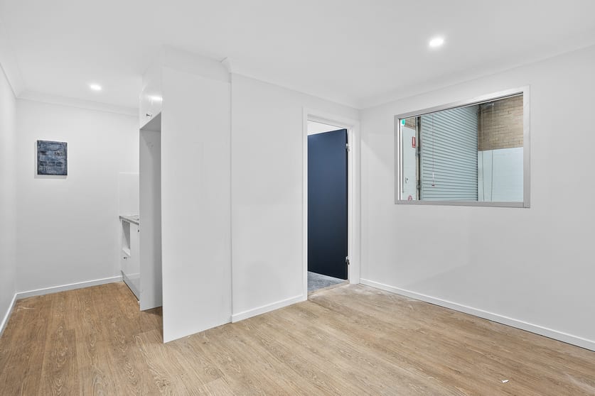 Click to view all images 5/6-8 Ralph Black Drive North Wollongong NSW 2500 - Image 2