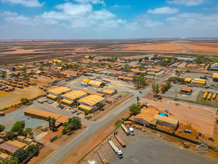 Click to view all images 3/3 Sandhill Street Wedgefield WA 6721 - Image 2