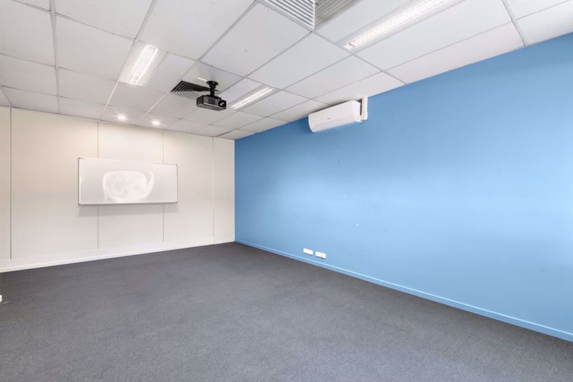 Click to view all images 31 Barwon Terrace South Geelong VIC 3220 - Image 3