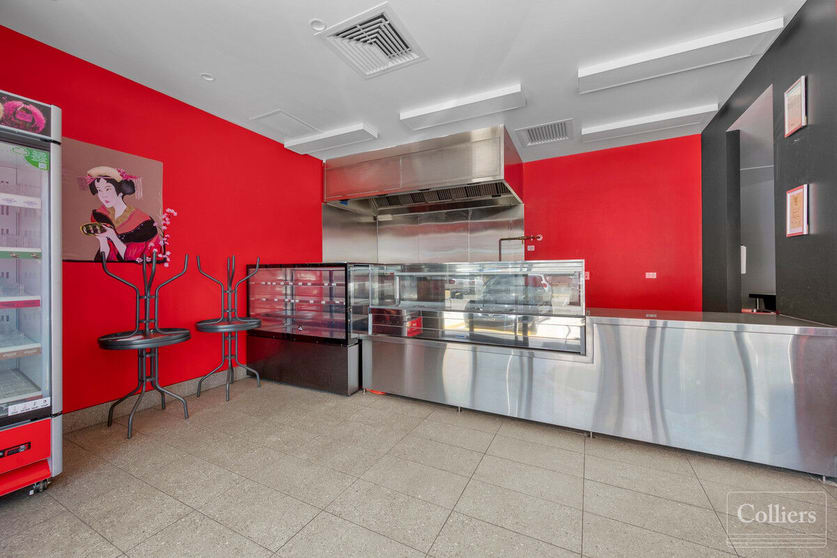 Click to view all images 4/217 Ingham Road West End QLD 4810 - Image 3