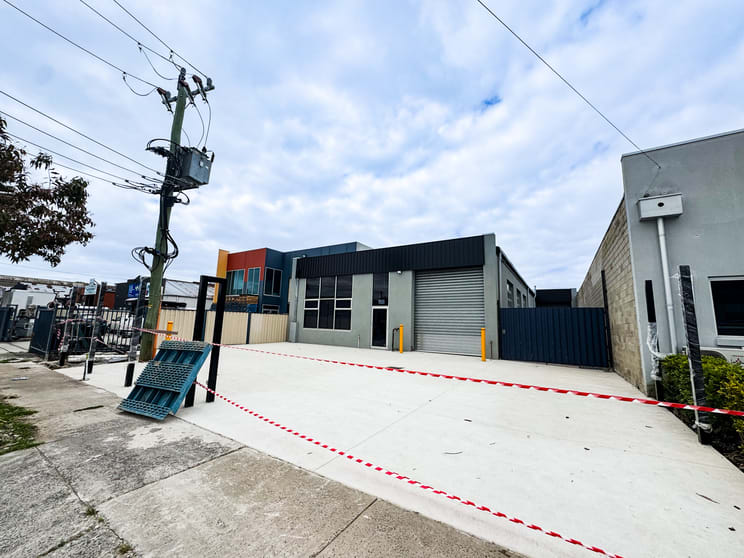 Click to view all images 10 Windale Street Dandenong VIC 3175 - Image 1