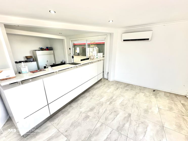 Click to view all images 3/5 Mitchell Road Moorebank NSW 2170 - Image 3