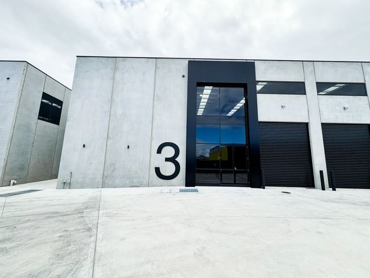 3/53 Yuilles Road Mornington VIC 3931 - Image 2