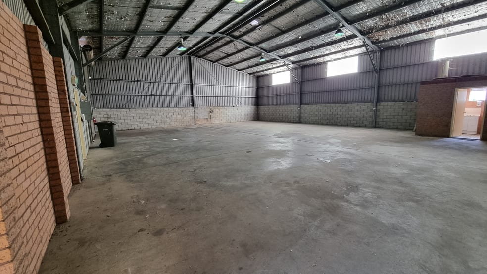 Click to view all images 9/71 Racecourse Road Rutherford NSW 2320 - Image 2