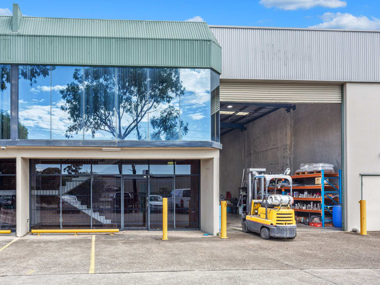 Click to view all images 2/5 Bessemer Street Blacktown NSW 2148 - Image 1