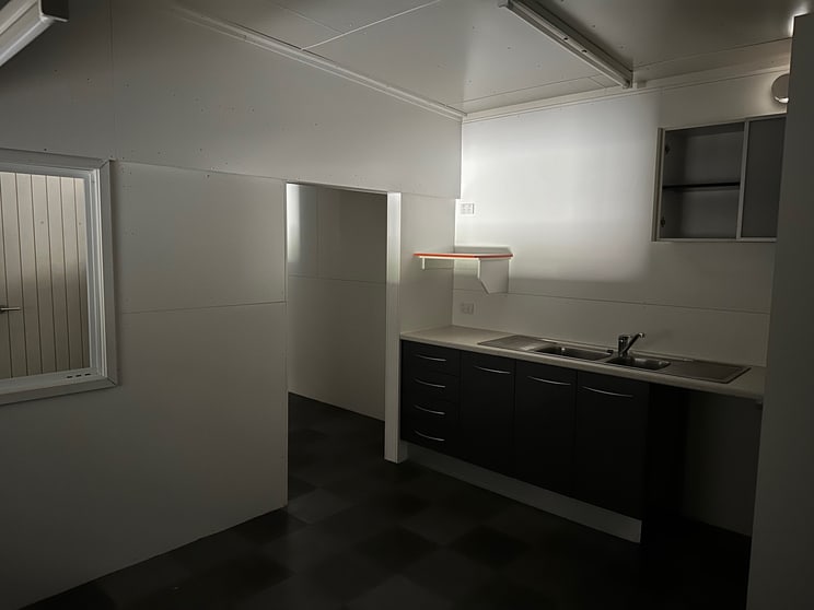Click to view all images Unit 1 /15-21 Nissen Street Pialba QLD 4655 - Image 3
