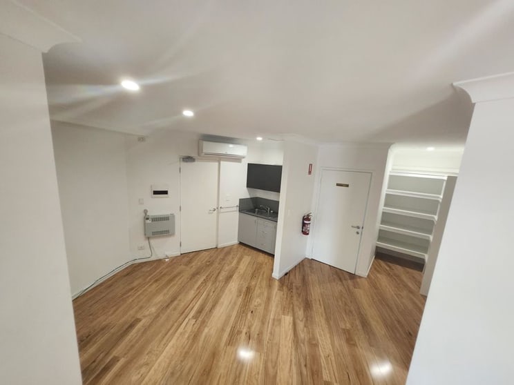 Click to view all images Commercial Unit 5/7 Jetty Road Bunbury WA 6230 - Image 3