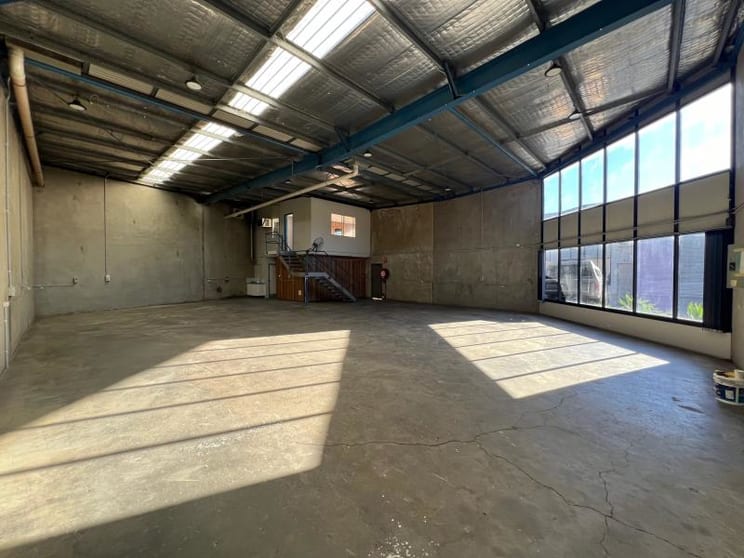 Click to view all images Unit 3/29 Helles Avenue Moorebank NSW 2170 - Image 3
