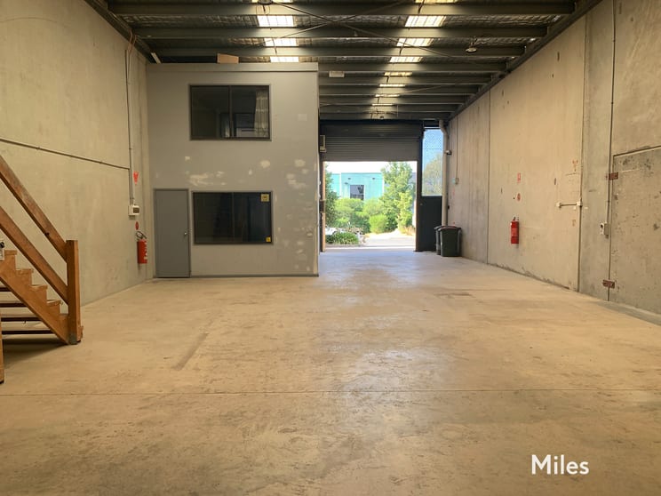 29 Longview Court Thomastown VIC 3074 - Image 2