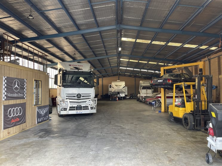 33 De Havilland Rd Mordialloc VIC 3195 - Image 2