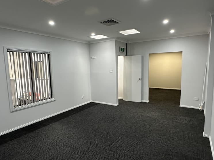 Click to view all images 12b/1-3 Endeavour Road Caringbah NSW 2229 - Image 2