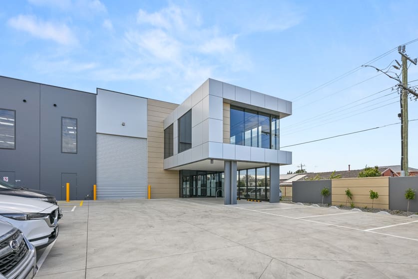 Click to view all images 2A Kelly Court Springvale VIC 3171 - Image 1