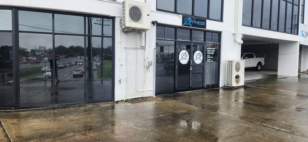 Showroom/2 Newcastle Street Burleigh Heads QLD 4220 - Image 2