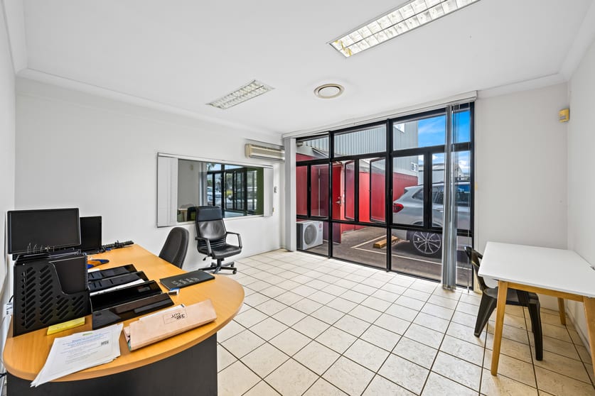 69-71 Magnesium Drive Crestmead QLD 4132 - Image 2