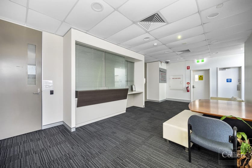 Click to view all images 1/101 Sturt Street Townsville City QLD 4810 - Image 3