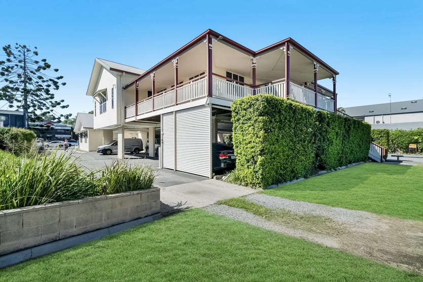 Click to view all images 39 Tallebudgera Creek Road Burleigh Heads QLD 4220 - Image 1
