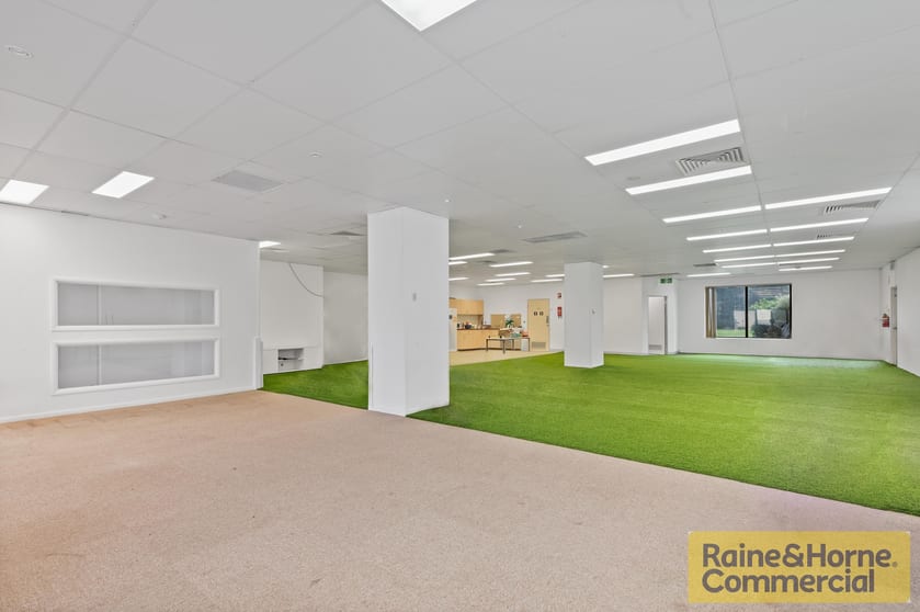 Click to view all images 26/27 South Pine Road Brendale QLD 4500 - Image 3