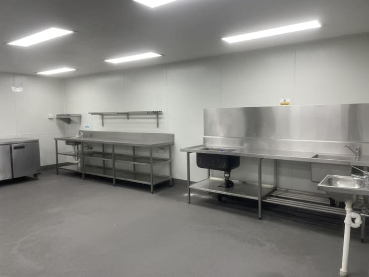 Click to view all images Shop 1/300-310 Mann Street Gosford NSW 2250 - Image 3