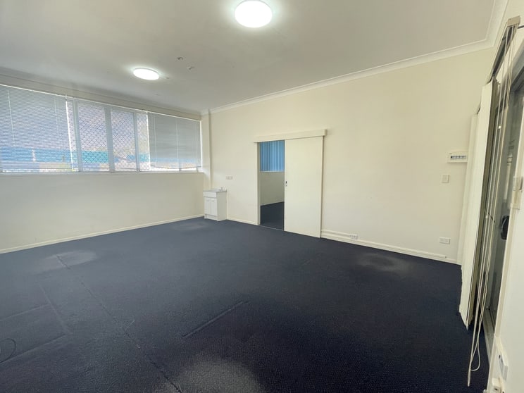 Click to view all images Level 1, 5/85 Welsby Parade Bongaree QLD 4507 - Image 3