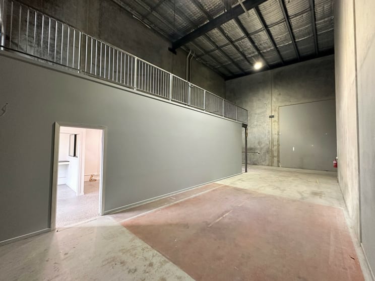 Click to view all images 2/16 Tombo Street Capalaba QLD 4157 - Image 2