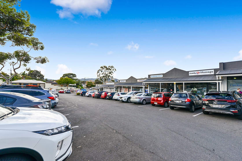 Click to view all images 1 Longview Road Windsor Gardens SA 5087 - Image 3