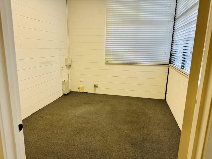 15/810 Princes Highway Springvale VIC 3171 - Image 3