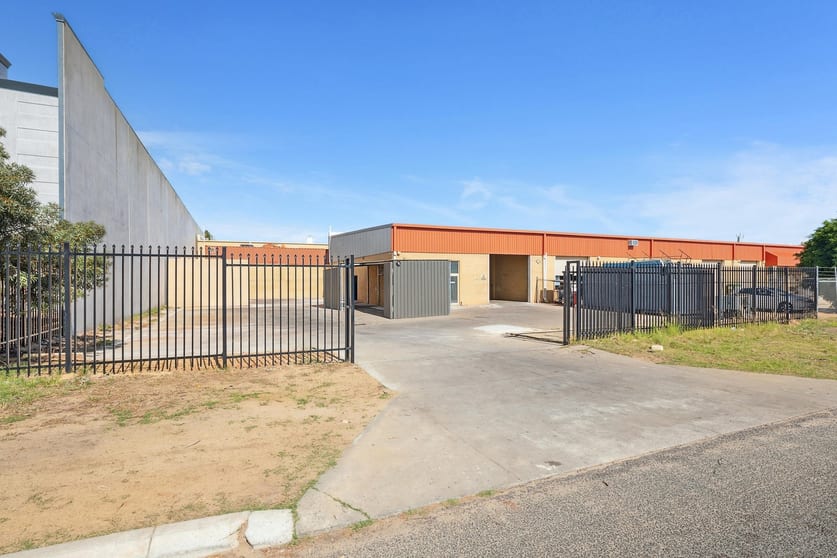 Click to view all images 5/46 Attwell Street Landsdale WA 6065 - Image 1
