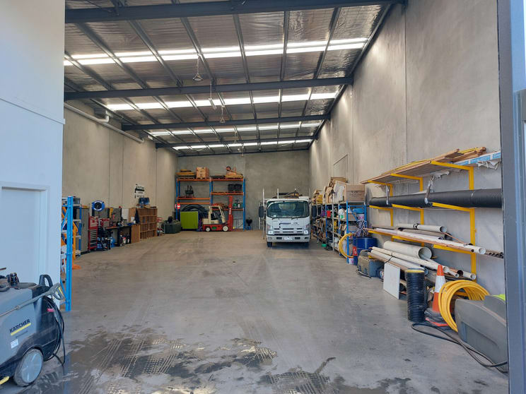 Click to view all images 2/52 Barretta Road Ravenhall VIC 3023 - Image 2