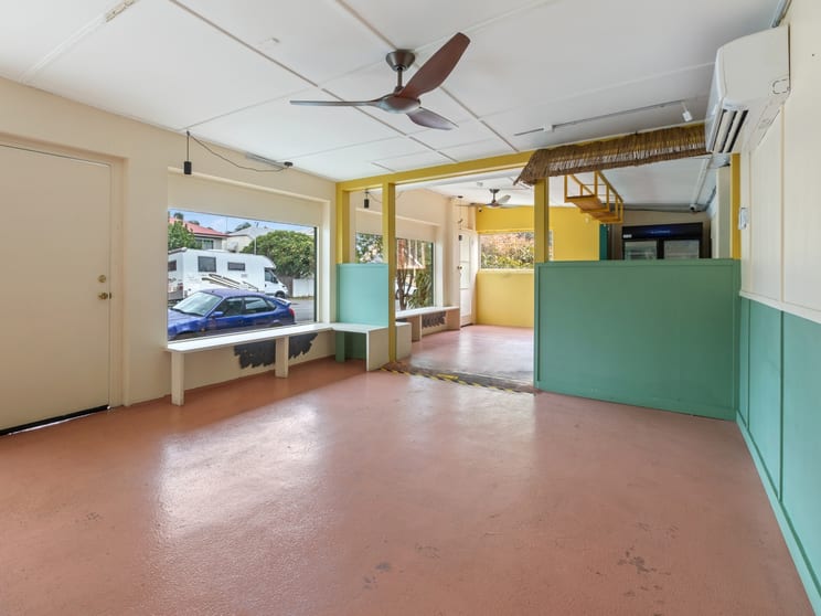 Click to view all images 24 Bay Terrace Wynnum QLD 4178 - Image 3