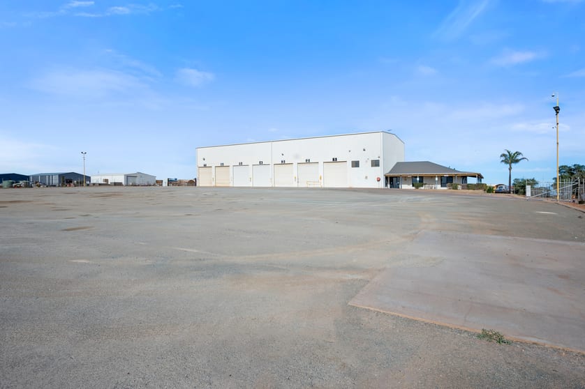 Click to view all images 10-12 Nambi Way Kalgoorlie WA 6430 - Image 1