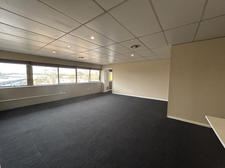 5/17 Dalby Street Fyshwick ACT 2609 - Image 2