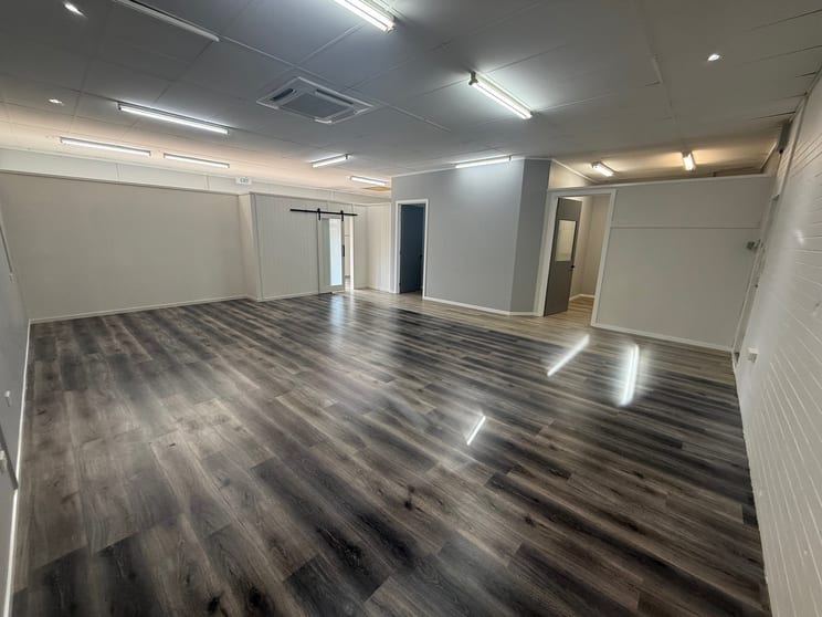 Click to view all images 5/6 Torquay Road Pialba QLD 4655 - Image 2