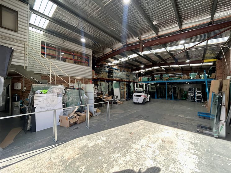 Click to view all images 1/2 Field Close Moorebank NSW 2170 - Image 2