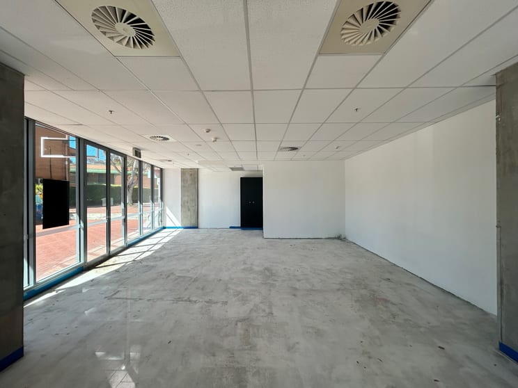 Click to view all images 230/4-10 Cape Street Dickson ACT 2602 - Image 3