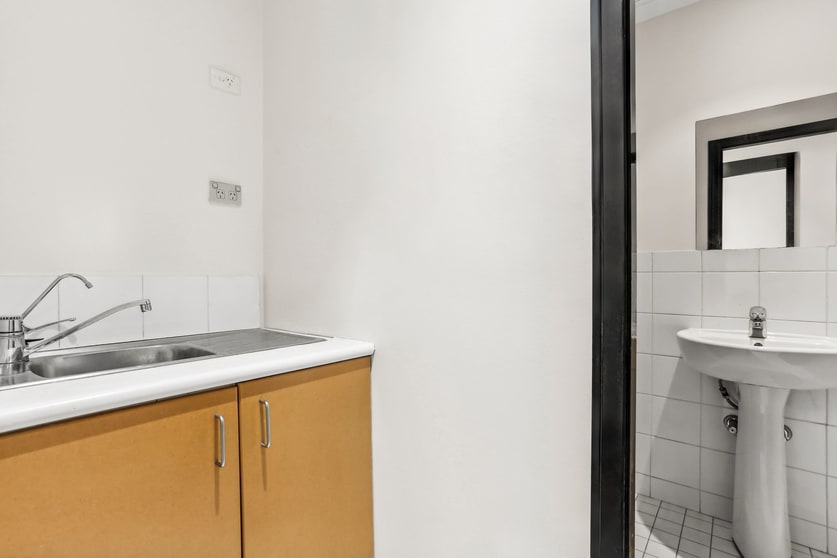 Click to view all images 3/8 Manning Road Double Bay NSW 2028 - Image 2