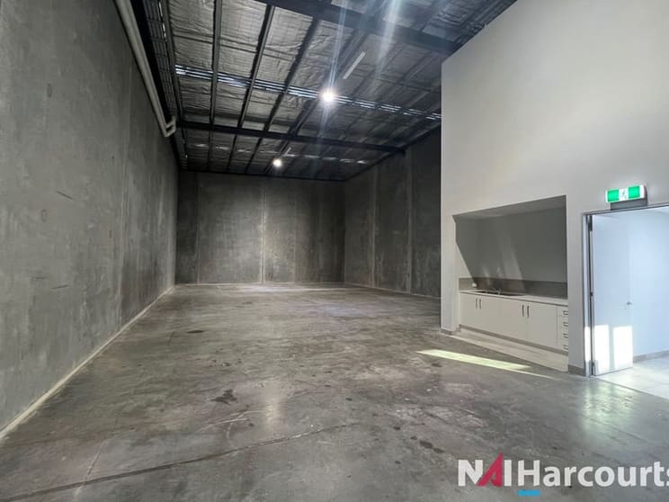 Click to view all images 5/6 Katz Way Somerton VIC 3062 - Image 2