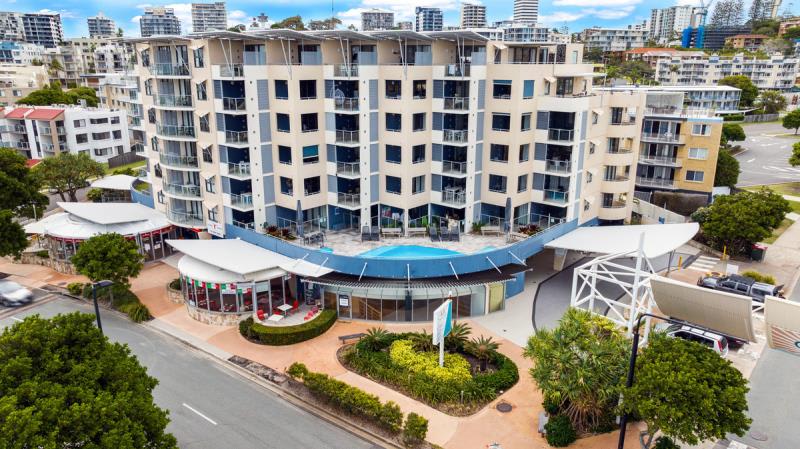 Click to view all images 5/79 Edmund Street Kings Beach QLD 4551 - Image 3