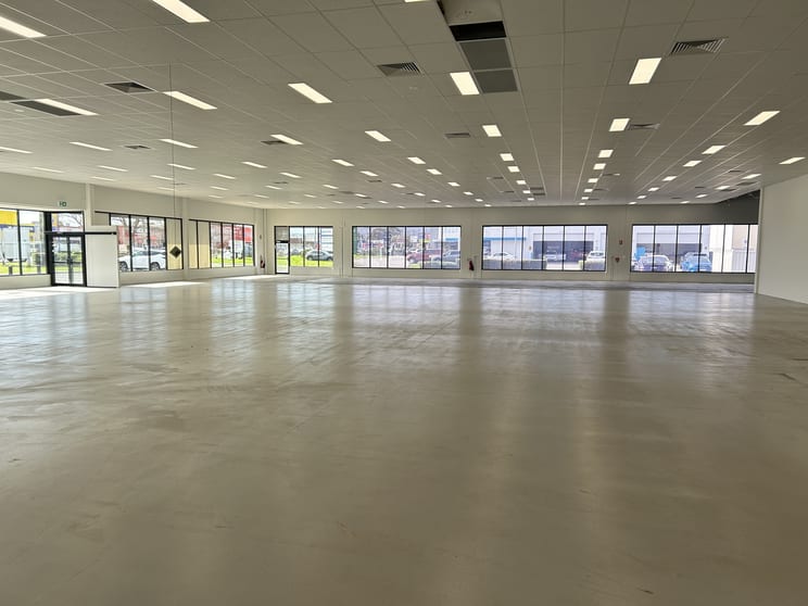 Click to view all images 1/215 Great Eastern Highway Midland WA 6056 - Image 3