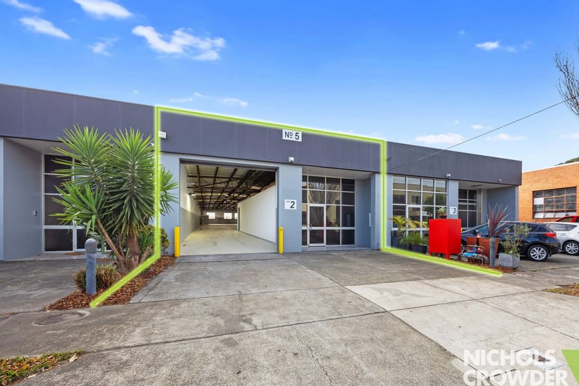 2/5 Kinwal Court Moorabbin VIC 3189 - Image 1