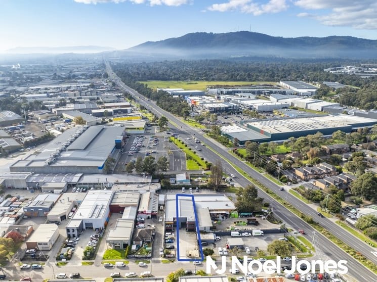 Click to view all images 2a The Nook Bayswater North VIC 3153 - Image 3