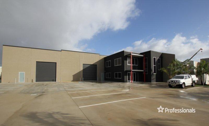 15 Kalli Street Malaga WA 6090 - Image 2